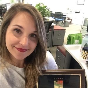 Meet your Posher, Emilee